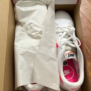 New nike court legacy